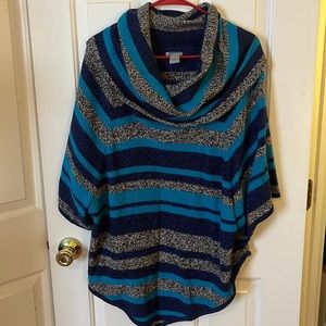 New directions Poncho with shorter wide sleeves large